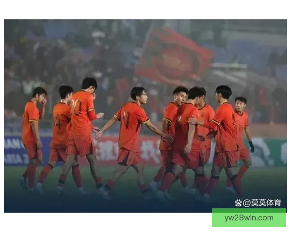 国足20岁1米88新星崛起 关键进球震撼全场 跳舞庆祝尽显硬汉风采